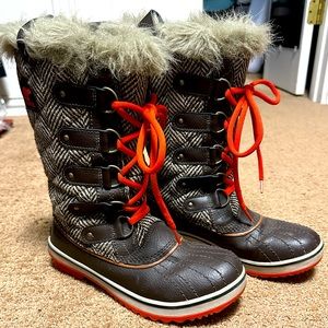 Sorel Tofino Chevron Waterproof Winter Boots Brown and Orange size 7